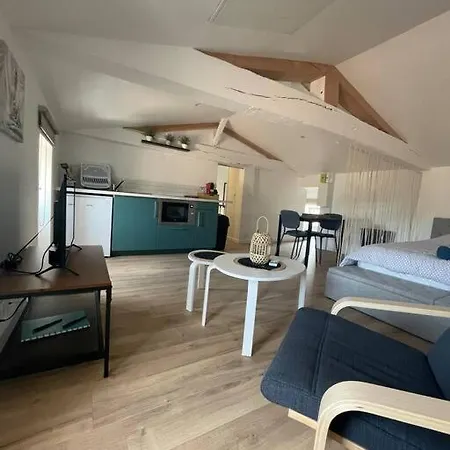 Neuf Lumineux Climatise Apartment Blaye