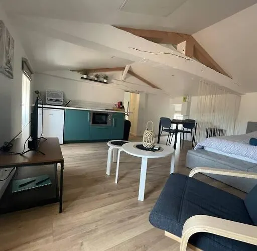 Neuf Lumineux Climatise Apartment Blaye